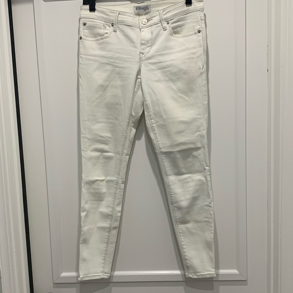 Express white ankle jeans size 4.